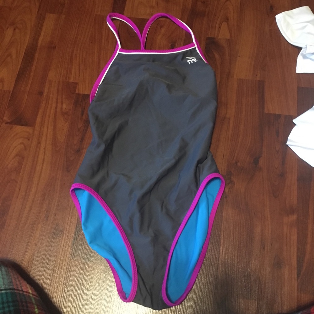 Reversible one piece swimsuit